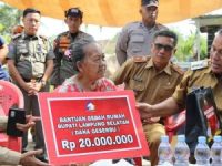 Bupati Lampung Selatan Kembali Salurkan Bantuan Rumah Tidak Layak Huni
