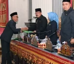 Sekretaris Daerah Kabupaten Lampung Selatan Thamrin Menyampaikan Rancangan Peraturan Daerah Tentang Pemberian Insentif Dan Kebijakan Investasi